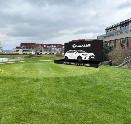 Prezentační zóna Lexus na golfovém hřišti