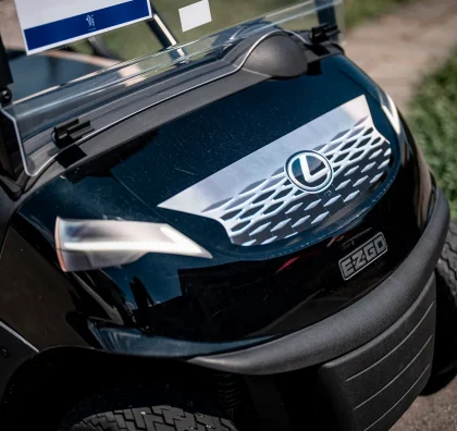 Golfový vozík s designem Lexus