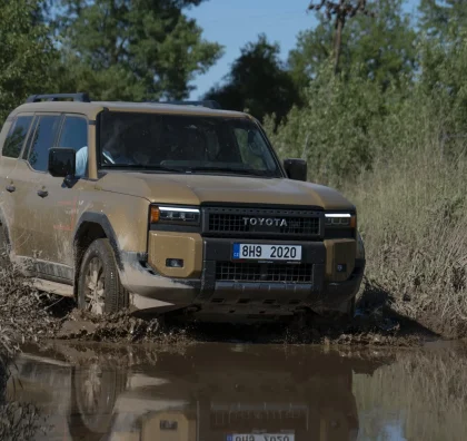 Toyota Land Cruiser v terénní sekci