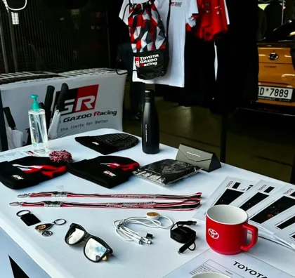 Prodejní stůl s kolekcí Toyota Gazoo Racing