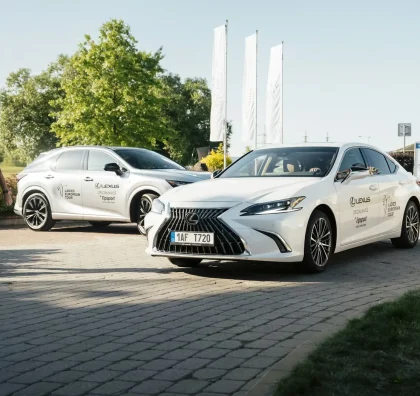 Vozy Lexus shuttle service na parkovišti